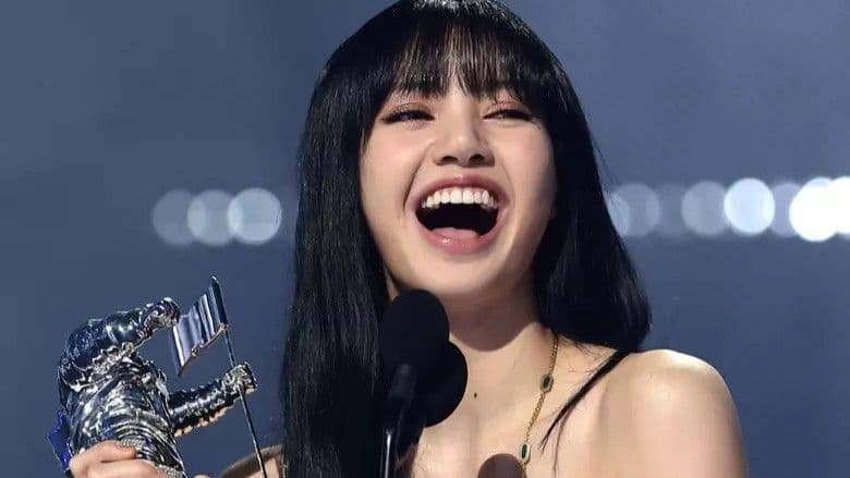 BLACKPINK की लिसा ने TikTok पर बनाया नया रिकॉर्ड, हैशटैग को मिले 227 अरब व्यूज़