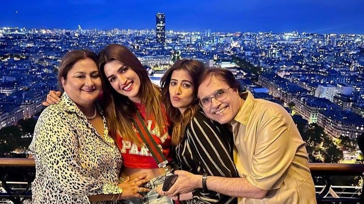 कृति सेनन परिवार ने ₹8.9 करोड़ में बेचे मुंबई फ्लैट्स