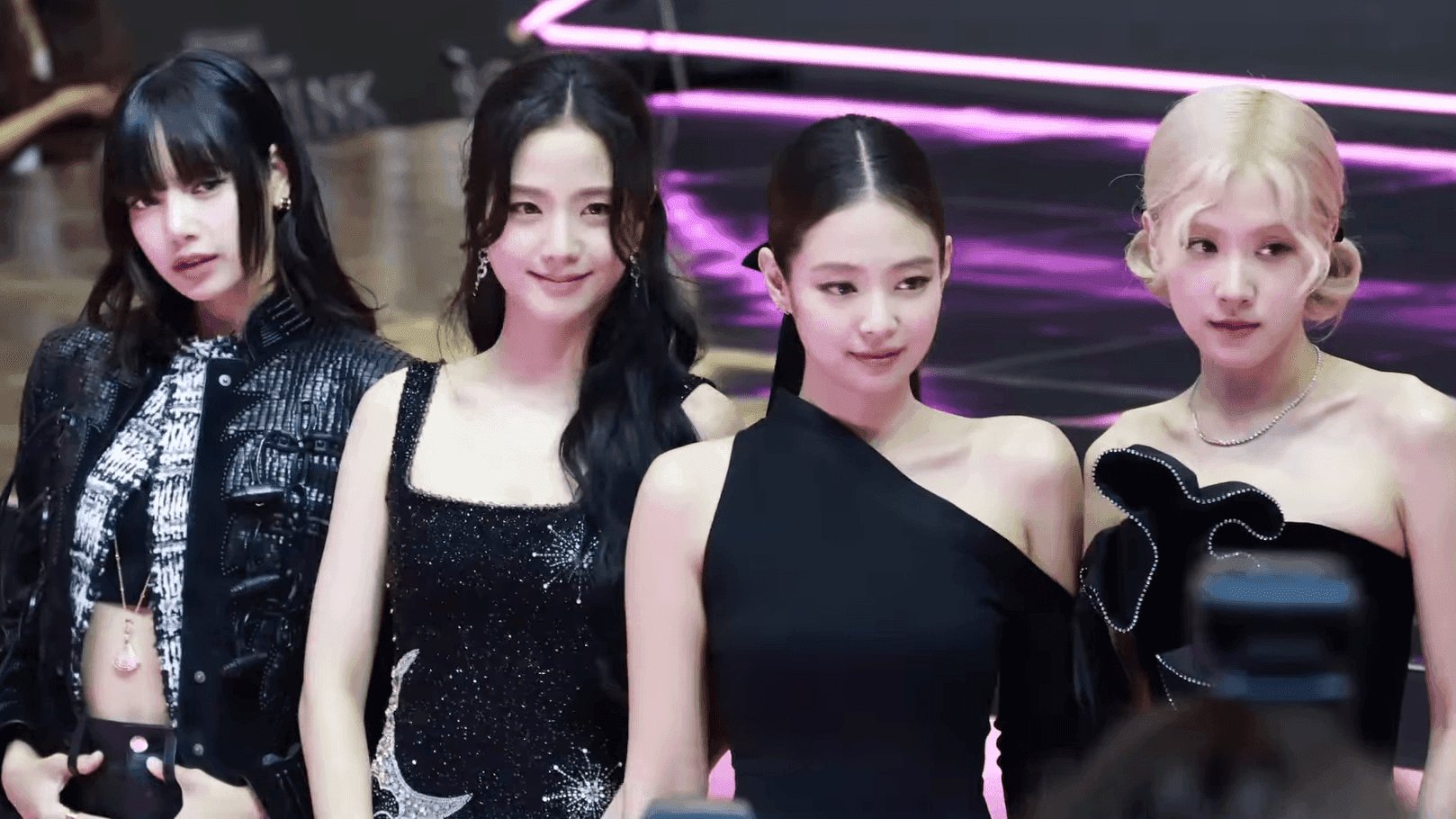 20240809_Blackpink_Pink_Carpet_09.png