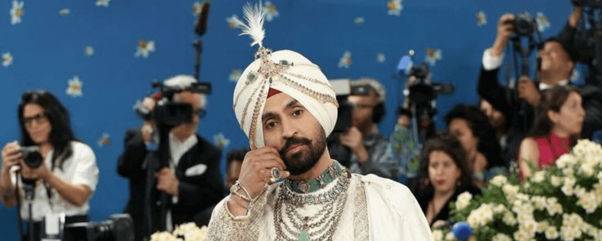 बैकग्राउंड पोस्टर