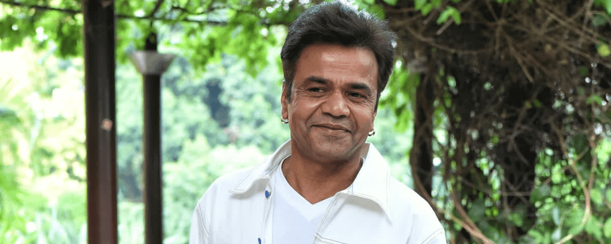 बैकग्राउंड पोस्टर