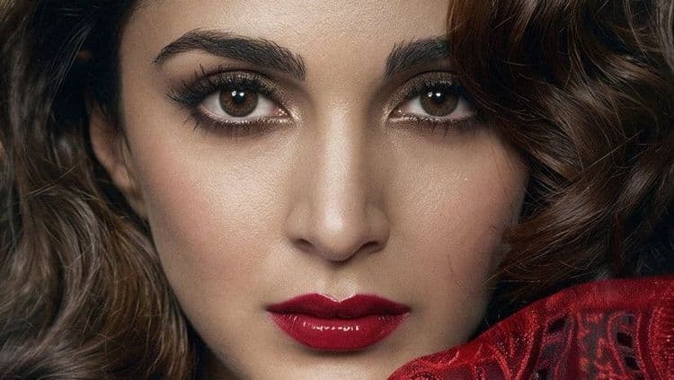 Toxic में Kiara Advani बनीं Nadia, बर्थडे पोस्टर आया सामने