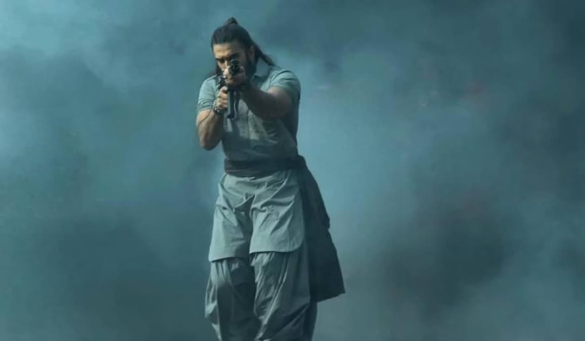 ranveer-singh-in-dhurandhar-1765593329.avif